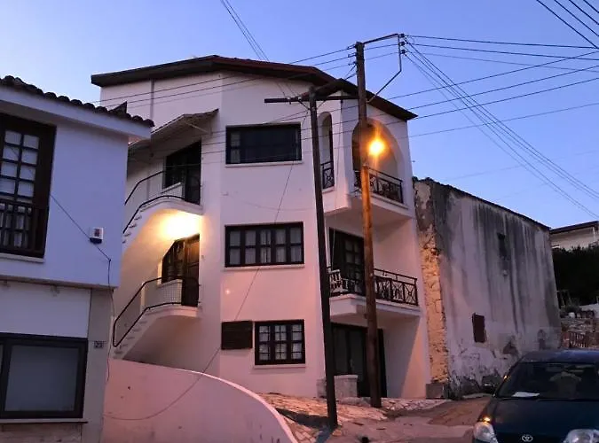 Sea View Apartment *